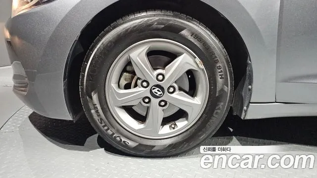2015 Hyundai AVANTE 1.6 e-VGT SMART, photograph 2