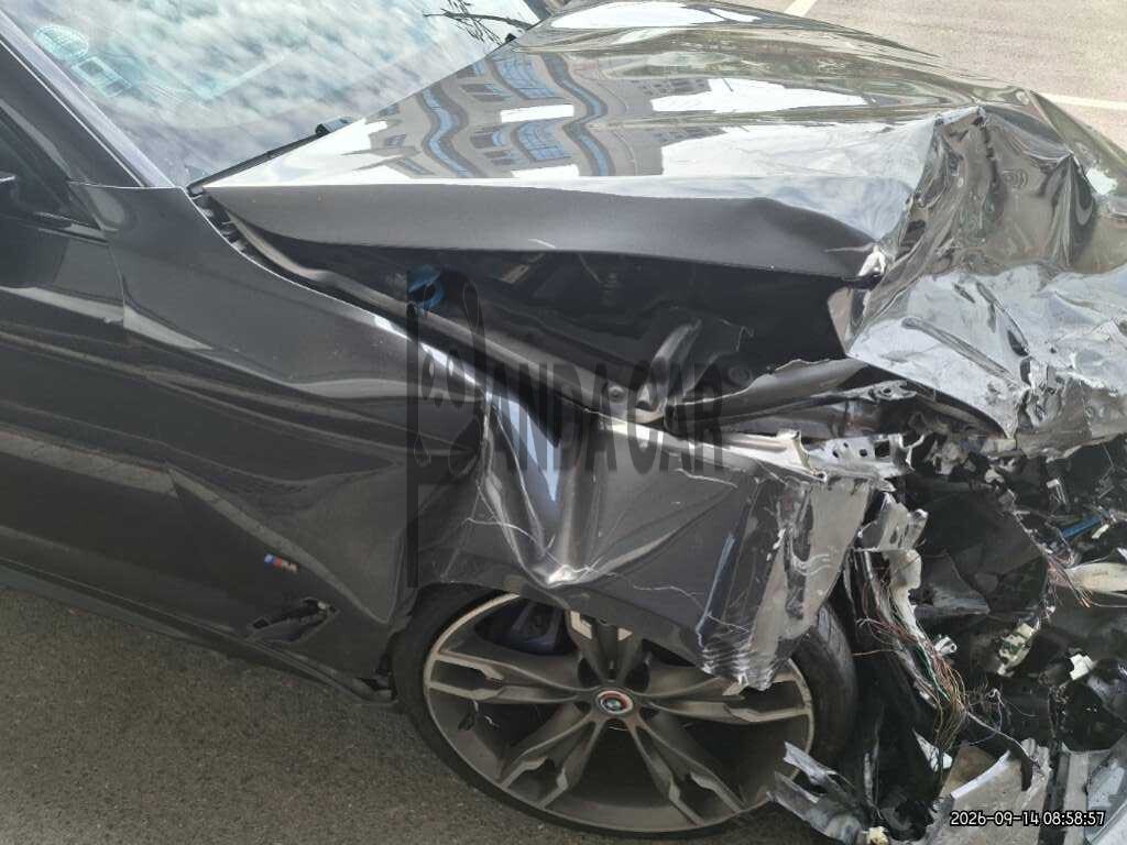 2021 BMW M550i xDrive, photograph 3