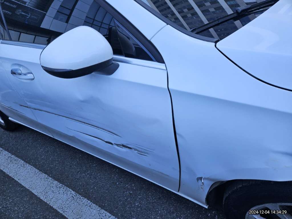 2020 Mercedes-Benz Benz A220 Sedan, photograph 5