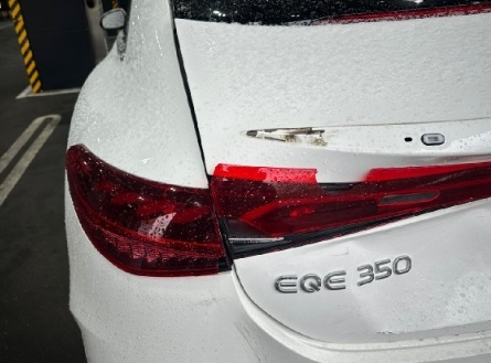 2023 Mercedes-Benz EQE350 4MATIC, photograph 3