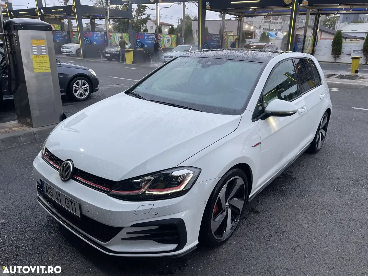 2019 Volkswagen Golf GTI 2.0 TSI OPF Performance, photograph 3