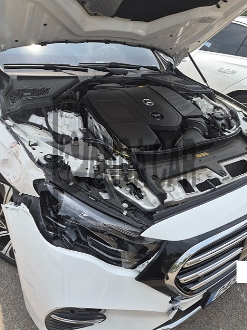 2024 Mercedes-Benz E 300 4MATIC, photograph 3