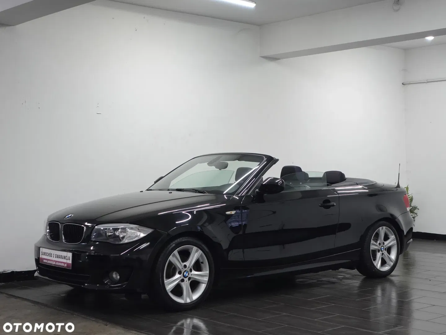2011 BMW Seria 1, photograph 3