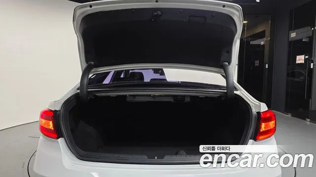 Hyundai Sonata 2.0 Smart — photo 1 of 20