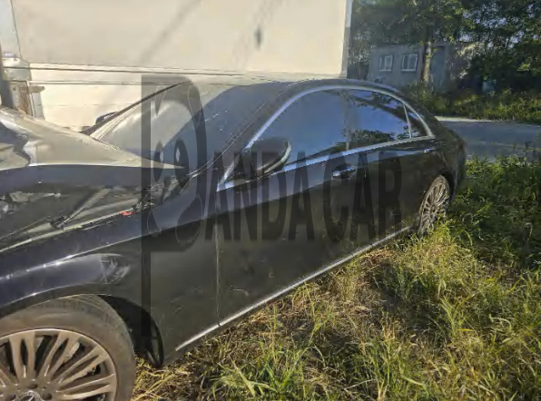 2018 Mercedes-Benz S560 4Matic L, photograph 2