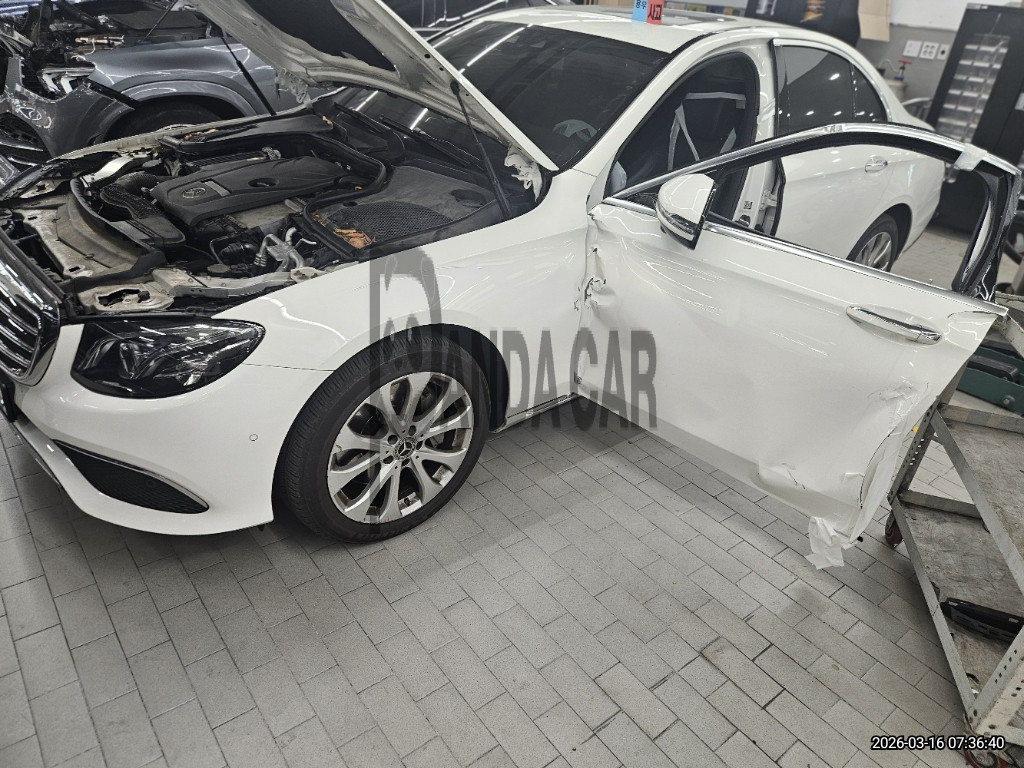2019 Mercedes-Benz E300 4Matic, photograph 3