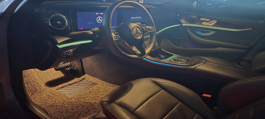 2023 Mercedes-Benz E250, photograph 5