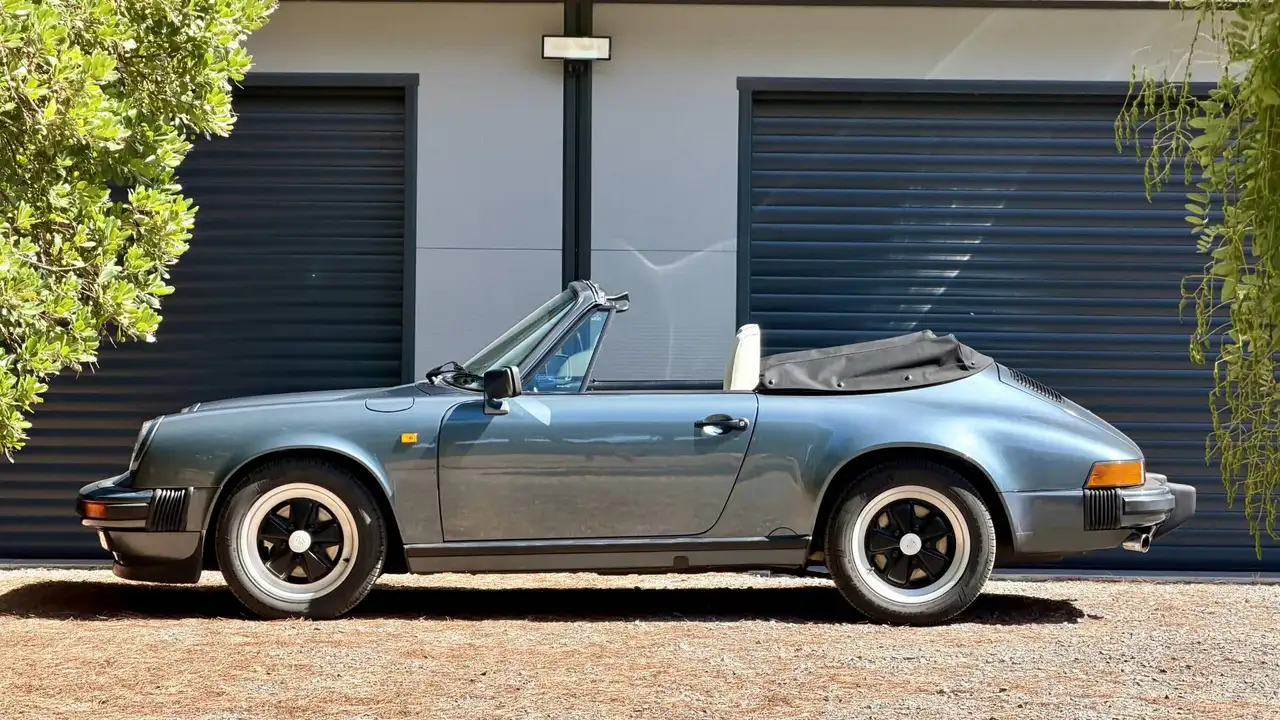 1988 Porsche 911 911 Cabriolet Carrera, photograph 6