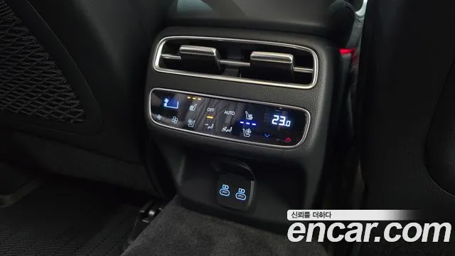 2025 Genesis GV70 2.5T Gasoline AWD, photograph 3