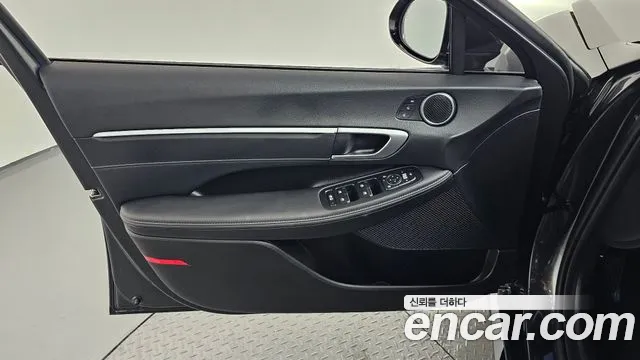 2026 Hyundai Sonata Exclusive, photograph 1