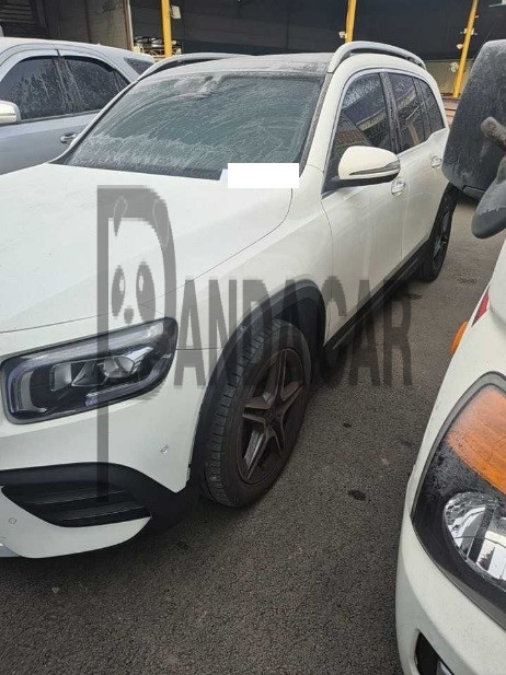2021 Mercedes-Benz GLB250 4MATIC, photograph 4