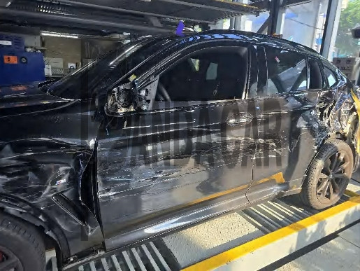2025 BMW X4 xDrive20i, photograph 5