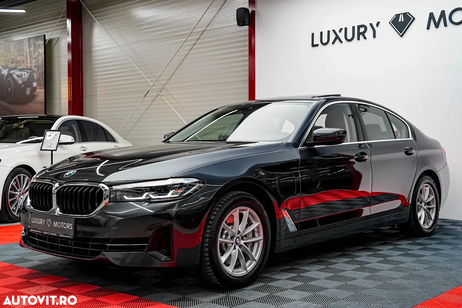 2021 BMW Seria 5 530e xDrive Aut., photograph 1
