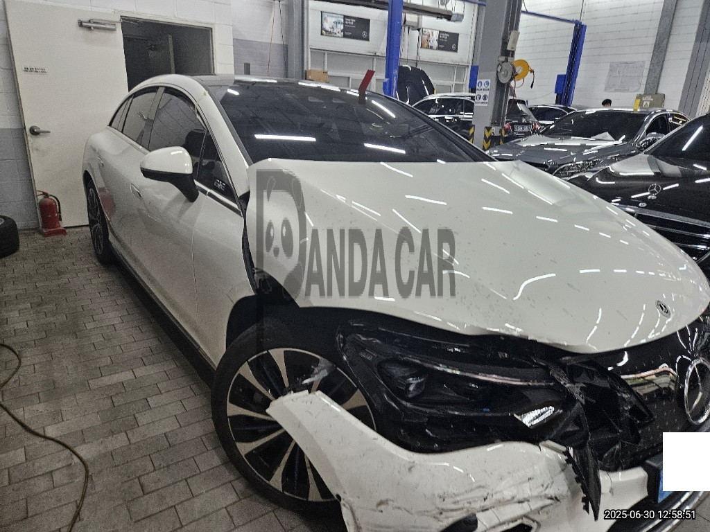 2023 Mercedes-Benz EQE350 +, photograph 5