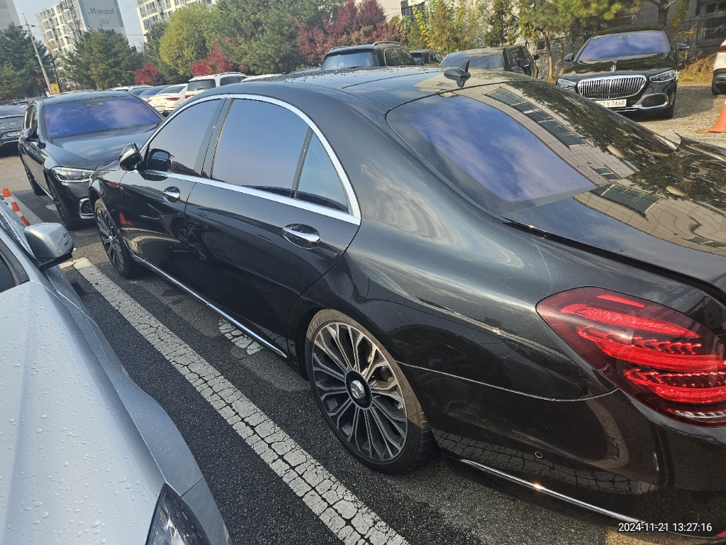 2020 Mercedes-Benz S 560 4MATIC, photograph 5