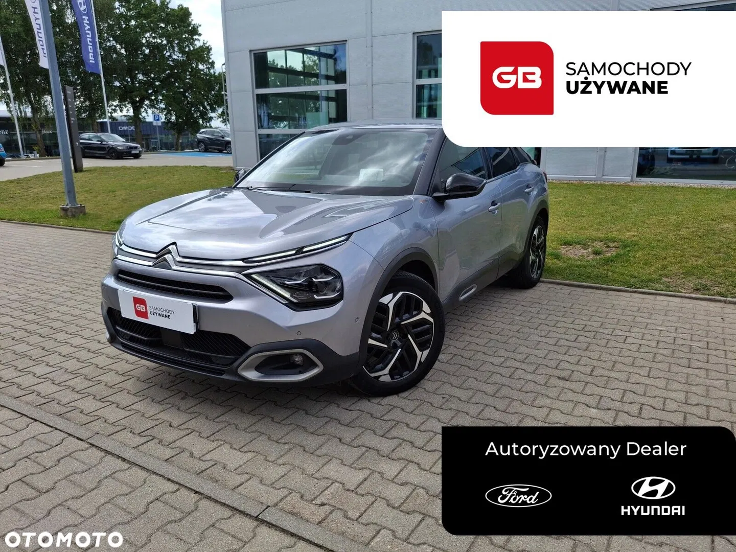 Citroën C4 1.2 PureTech Shine S&S — photo 1 of 27