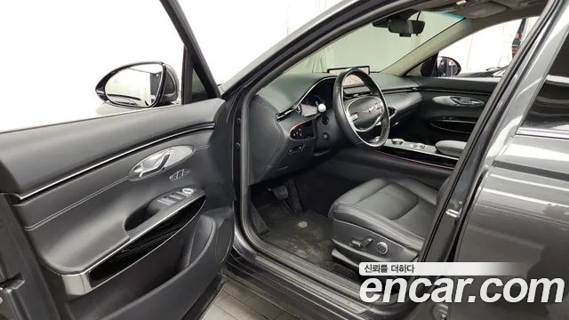 Genesis GV70 2.2 Diesel AWD — photo 1 of 20