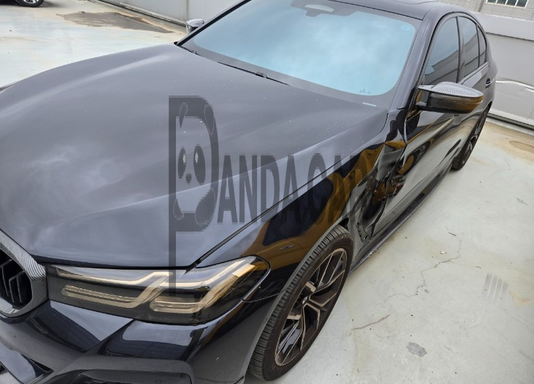 2023 BMW 530i xDrive, photograph 1