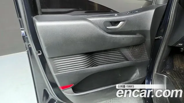 2022 Hyundai Staria Cargo 5-Seater, photograph 10