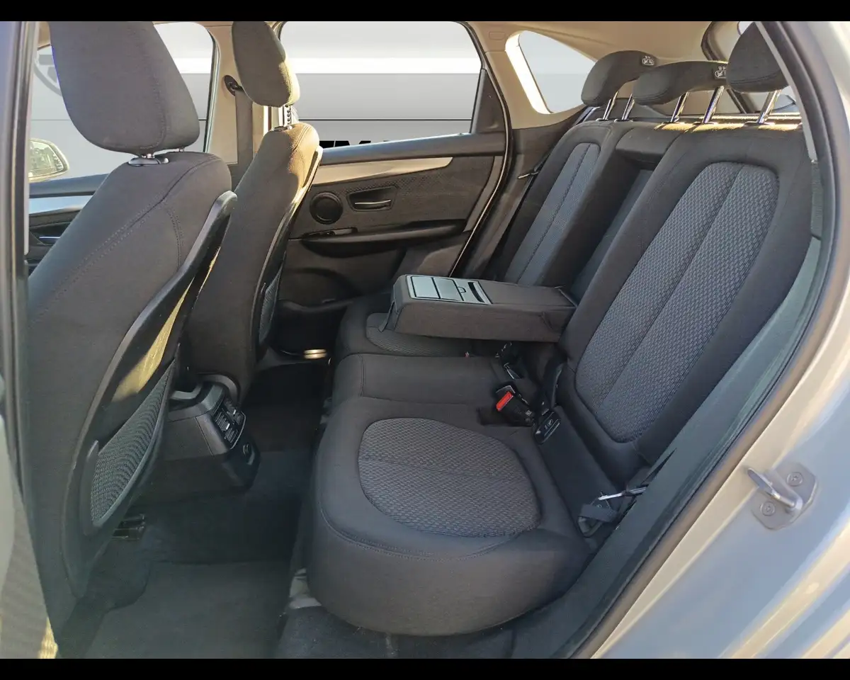 2016 BMW 216 - 216d Active Tourer Advantage, photograph 11