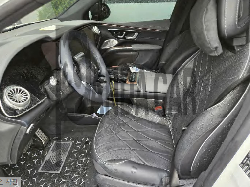 2024 Mercedes-Benz EQS 580 4MATIC SUV, photograph 4