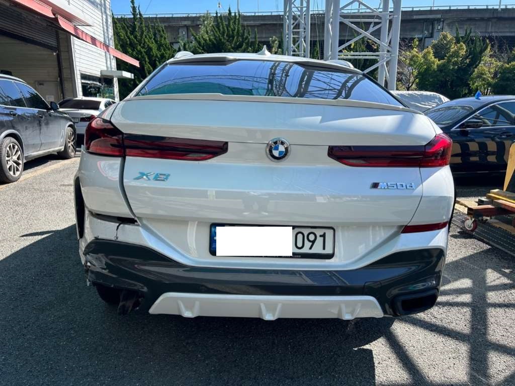 2022 BMW X6 xDrive30d, photograph 3