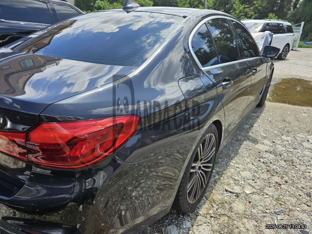 2020 BMW 530i xDrive M Sport Package, photograph 4