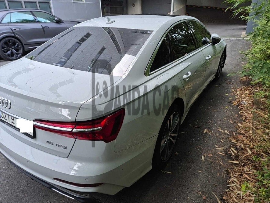 2023 Audi A6 45 TFSI, photograph 2