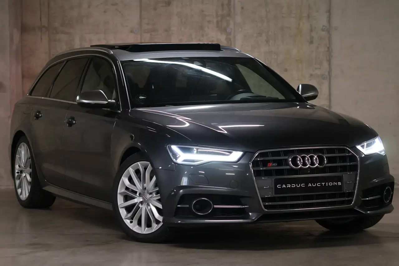 2016 Audi S6 S6 Avant, photograph 2
