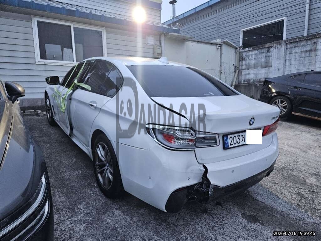 2017 BMW 520d, photograph 3