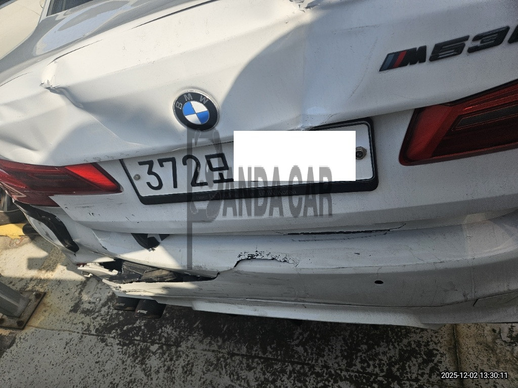 2020 BMW 530i Luxury, photograph 2