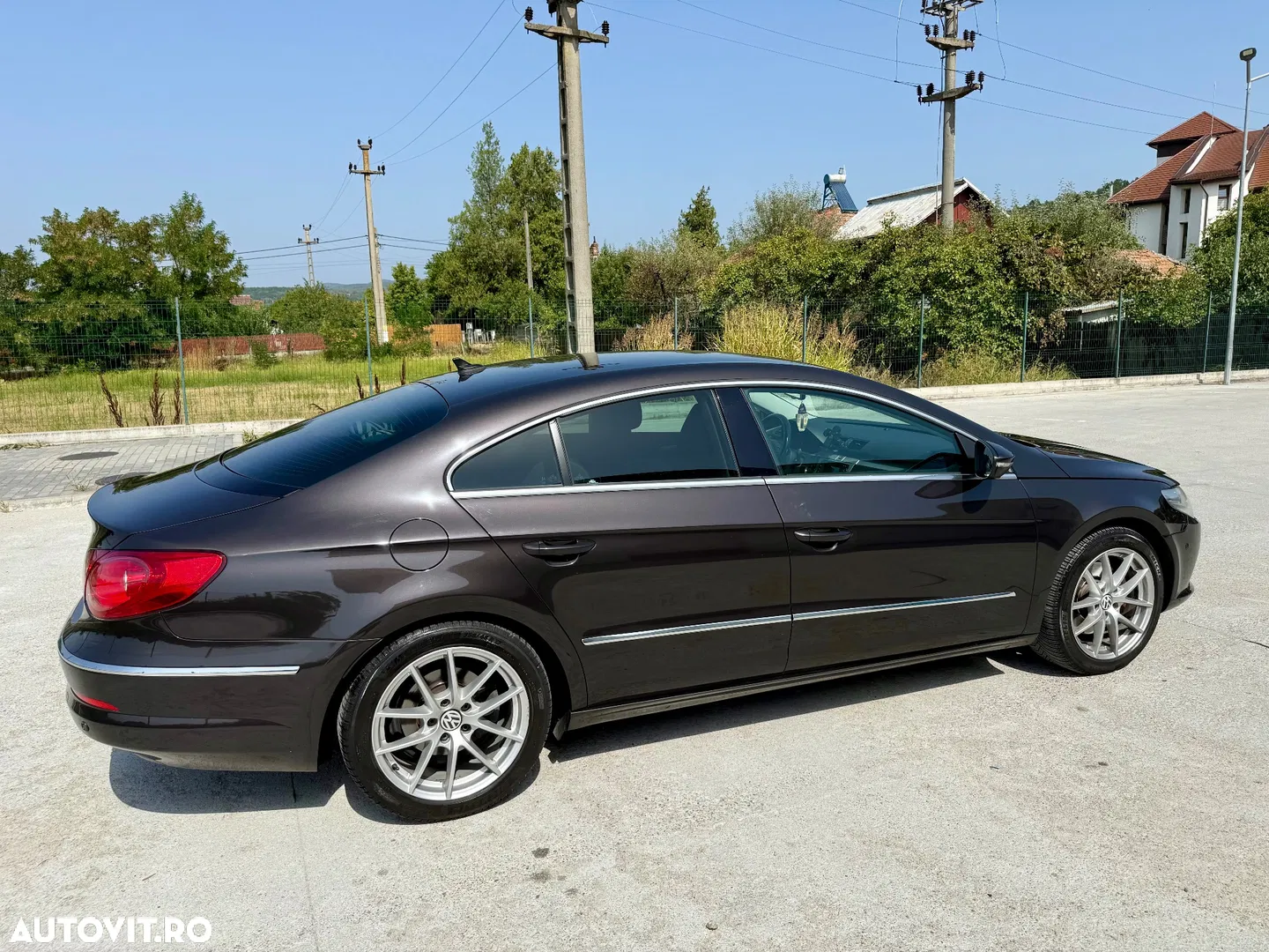 2010 Volkswagen Passat CC, photograph 1