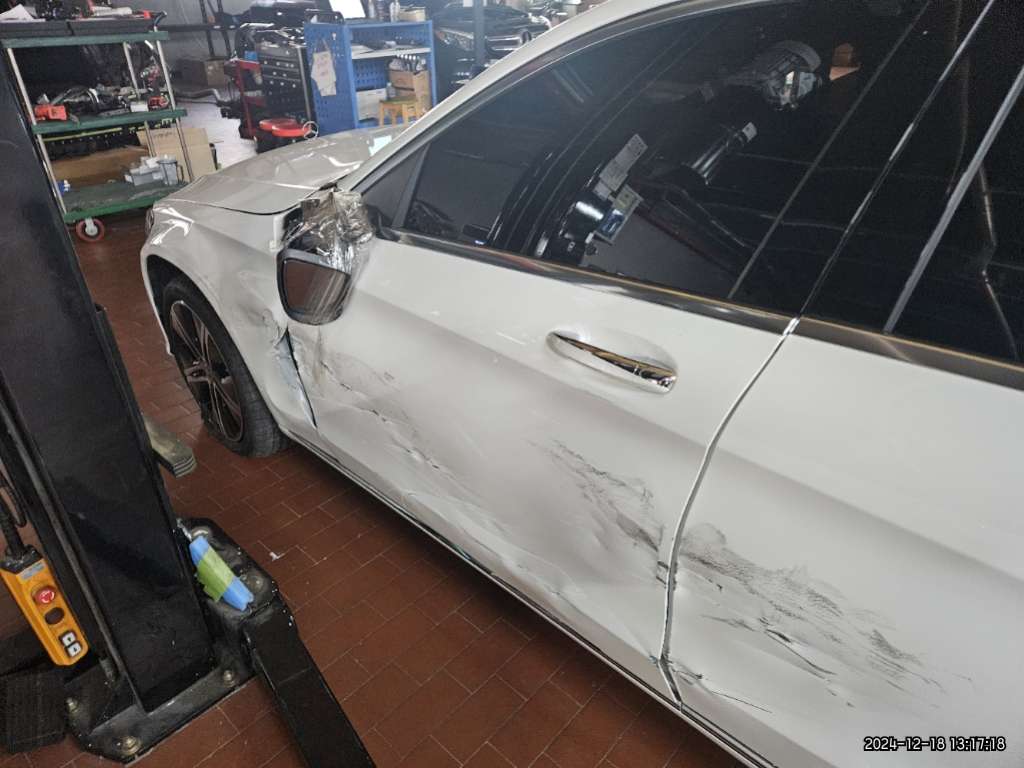 2019 Mercedes-Benz C220 d 4Matic, photograph 2