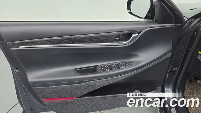 Hyundai Grandeur 3.0 LPi Modern Basic (Rental Car) — photo 1 of 30