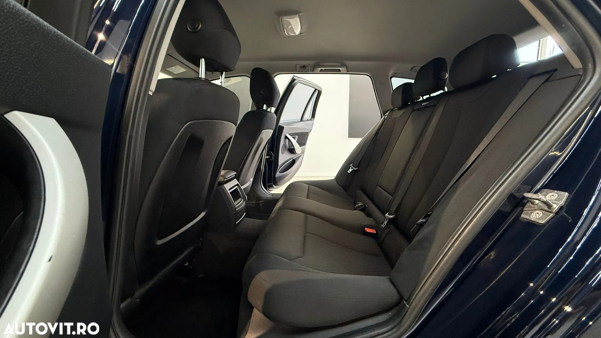 2013 BMW Seria 3 318d, photograph 9