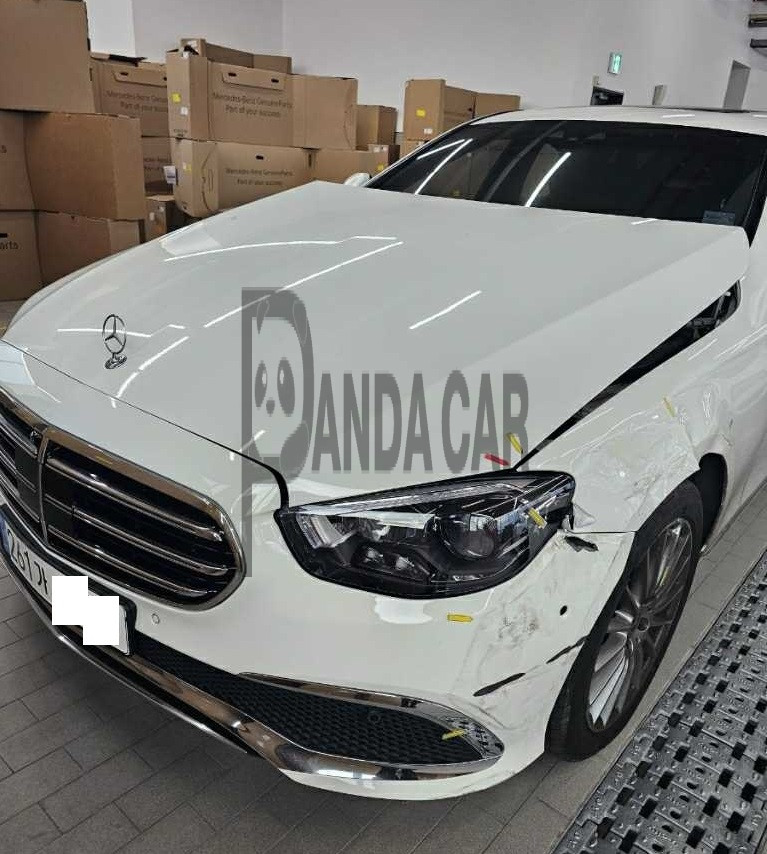 2022 Mercedes-Benz E250, photograph 1