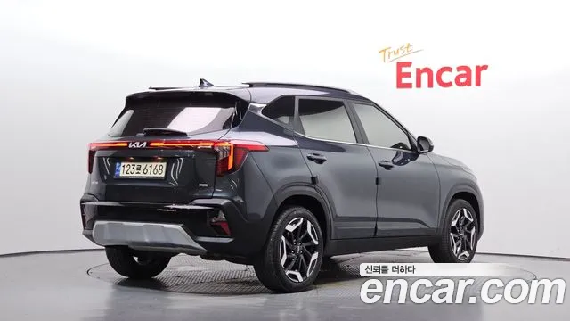 Kia Seltos Gasoline 1.6 Turbo 4WD — photo 1 of 31