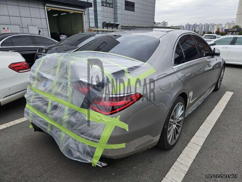 2023 Mercedes-Benz S400 d 4MATIC, photograph 2