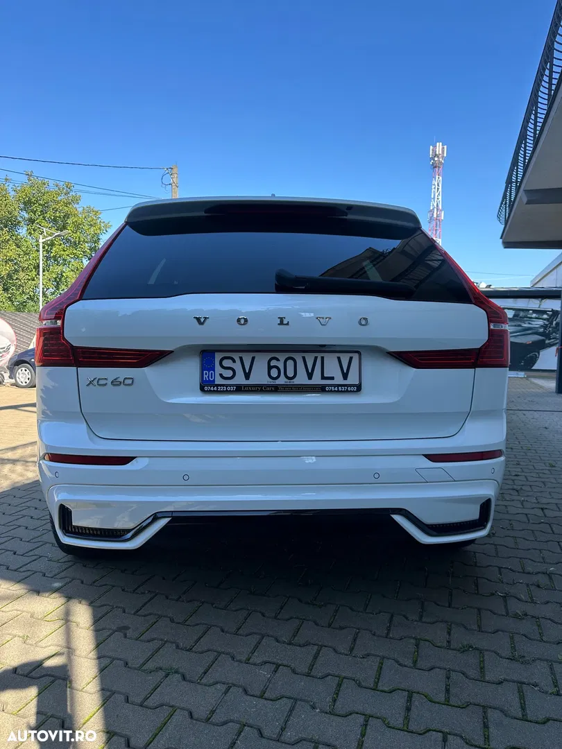 2022 Volvo XC 60 B4 MHEV AWD R-Design, photograph 6