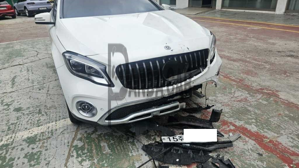 2018 Mercedes-Benz GLA220, photograph 4