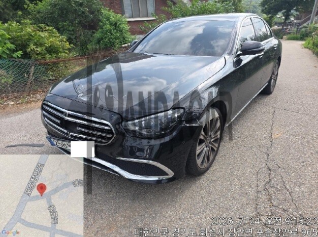 2023 Mercedes-Benz E350 4MATIC, photograph 3