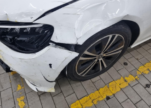 2021 Mercedes-Benz E250, photograph 5