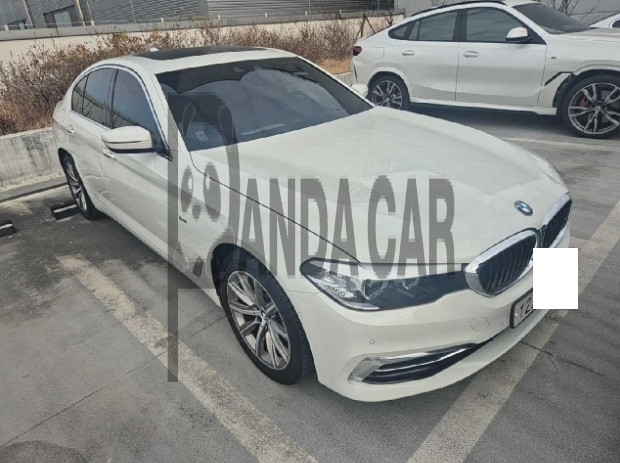 2018 BMW 520i, photograph 3