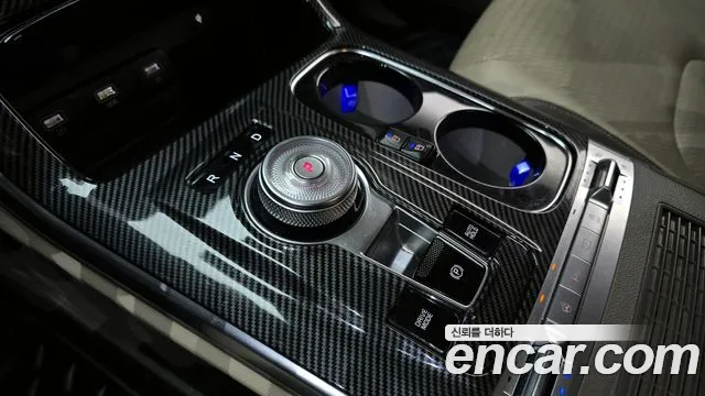 Kia Canival 7-Seater Hi-Limousine — photo 1 of 20