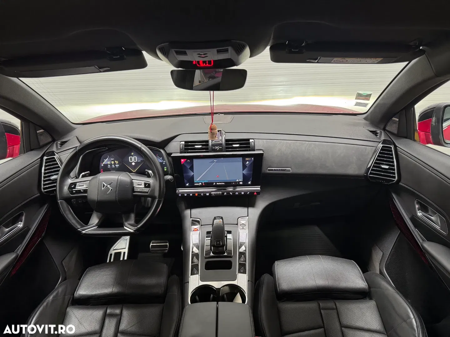 2018 DS Automobiles DS 7 Crossback, photograph 2