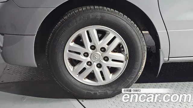2017 Hyundai Starex 12-Seater Wagon, photograph 12