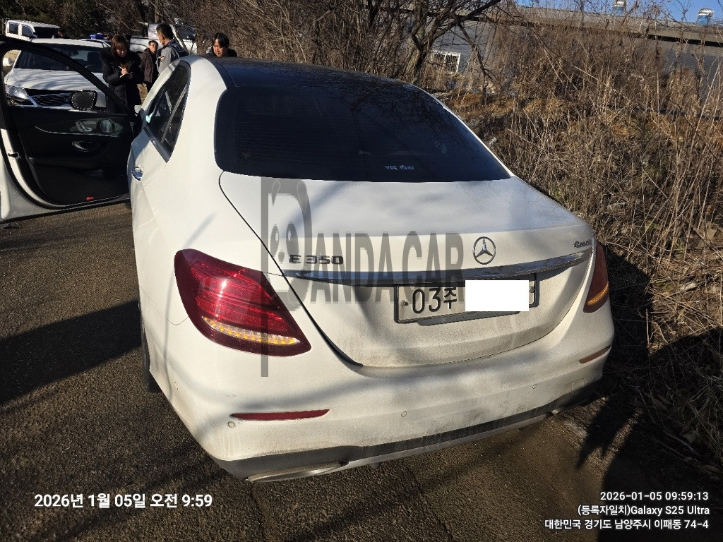 2019 Mercedes-Benz E350 4Matic, photograph 4