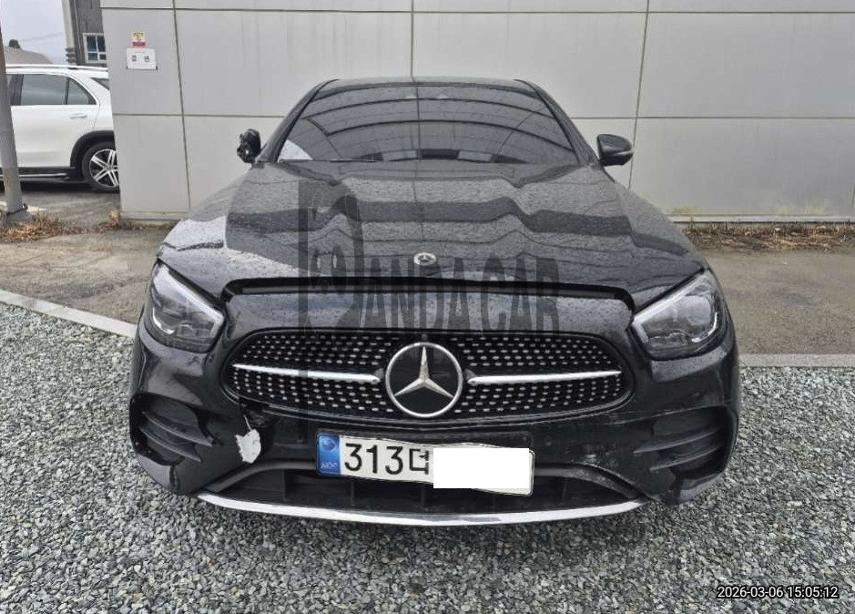 2022 Mercedes-Benz E350 4MATIC, photograph 1