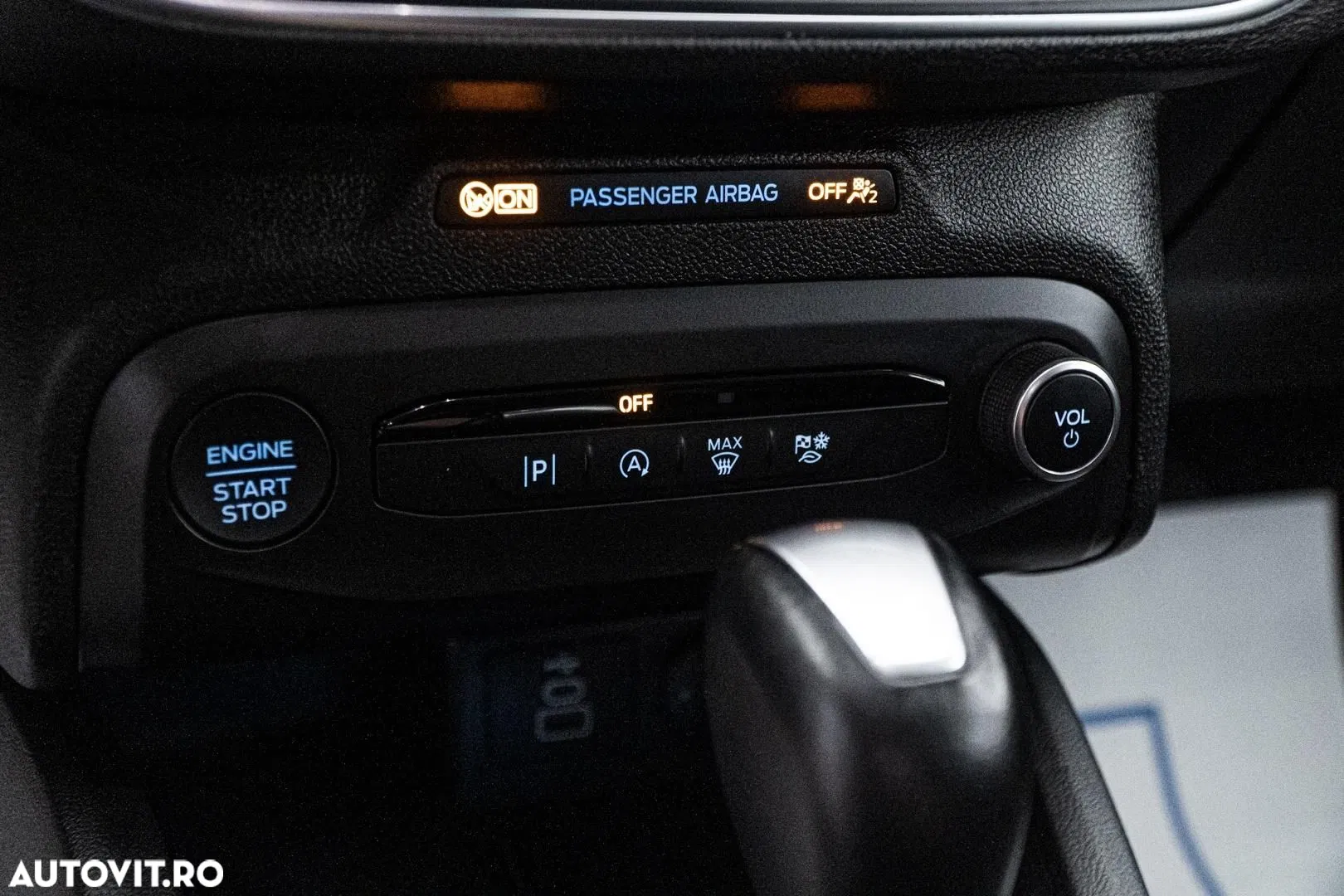 2023 Ford Focus 1.0 EcoBoost MHEV Titanium, photograph 11