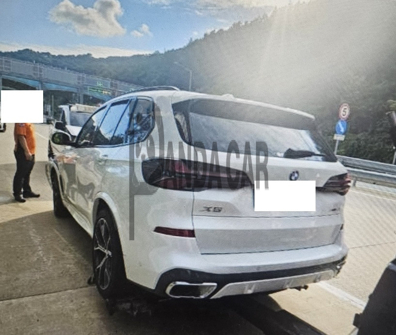 2025 BMW X5 xDrive40i, photograph 3